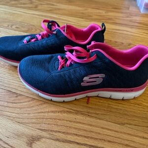 Brand new Skechers 9 1/2